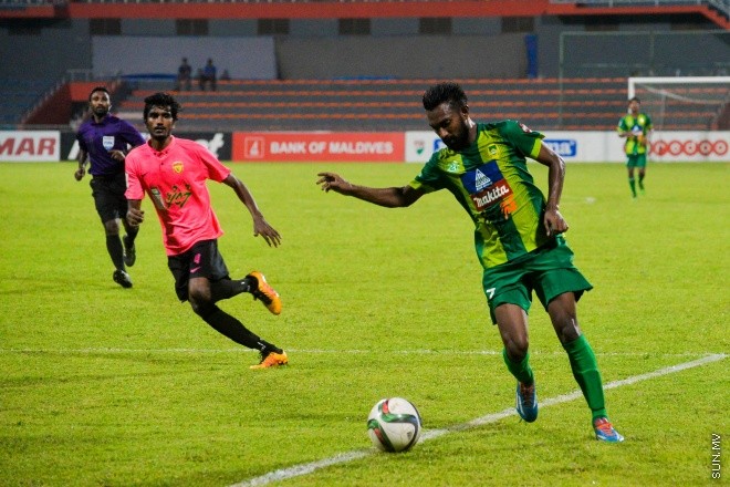 އުރީދޫ ދިވެހި ޕްރިމިއާ ލީގުގައި މާޒިޔާ އާއި ޔުނައިޓެޑް ވިކްޓަރީ މިރޭ ބައްދަލުކުރި މެޗުގެ ތެރެއިން: ގައުމީ ފުޓްބޯޅަ ދަނޑުގައި ކުޅުނު އެ މެޗް  
ނިމުނީ 1-1 ނަތީޖާއަކުން އެއްވަރުވެގެން. އެ ނަތީޖާއާއެކު 13 ޕޮއިންޓާއެކު ލީގުގެ އެއް ވަނާގައި އޮތީ މާޒިޔާ. ކުޅުނު ފަސް މެޗުން ލިބުނު ހަ ޕޮއިންޓާއެކު ޔުނައިޓެޑް ވިކްޓަރީ އޮތީ ލީގުގެ ހަތަރު ވަނާގަ--- ސަން ފޮޓޯ/ މުހައްމަދު އަފްރާހް
