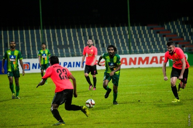 އުރީދޫ ދިވެހި ޕްރިމިއާ ލީގުގައި މާޒިޔާ އާއި ޔުނައިޓެޑް ވިކްޓަރީ މިރޭ ބައްދަލުކުރި މެޗުގެ ތެރެއިން: ގައުމީ ފުޓްބޯޅަ ދަނޑުގައި ކުޅުނު އެ މެޗް  
ނިމުނީ 1-1 ނަތީޖާއަކުން އެއްވަރުވެގެން. އެ ނަތީޖާއާއެކު 13 ޕޮއިންޓާއެކު ލީގުގެ އެއް ވަނާގައި އޮތީ މާޒިޔާ. ކުޅުނު ފަސް މެޗުން ލިބުނު ހަ ޕޮއިންޓާއެކު ޔުނައިޓެޑް ވިކްޓަރީ އޮތީ ލީގުގެ ހަތަރު ވަނާގަ--- ސަން ފޮޓޯ/ މުހައްމަދު އަފްރާހް