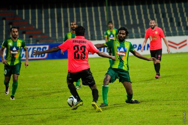 އުރީދޫ ދިވެހި ޕްރިމިއާ ލީގުގައި މާޒިޔާ އާއި ޔުނައިޓެޑް ވިކްޓަރީ މިރޭ ބައްދަލުކުރި މެޗުގެ ތެރެއިން: ގައުމީ ފުޓްބޯޅަ ދަނޑުގައި ކުޅުނު އެ މެޗް  
ނިމުނީ 1-1 ނަތީޖާއަކުން އެއްވަރުވެގެން. އެ ނަތީޖާއާއެކު 13 ޕޮއިންޓާއެކު ލީގުގެ އެއް ވަނާގައި އޮތީ މާޒިޔާ. ކުޅުނު ފަސް މެޗުން ލިބުނު ހަ ޕޮއިންޓާއެކު ޔުނައިޓެޑް ވިކްޓަރީ އޮތީ ލީގުގެ ހަތަރު ވަނާގަ--- ސަން ފޮޓޯ/ މުހައްމަދު އަފްރާހް