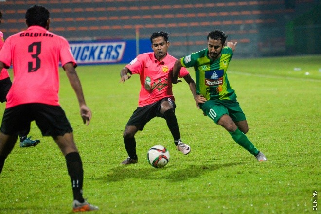 އުރީދޫ ދިވެހި ޕްރިމިއާ ލީގުގައި މާޒިޔާ އާއި ޔުނައިޓެޑް ވިކްޓަރީ މިރޭ ބައްދަލުކުރި މެޗުގެ ތެރެއިން: ގައުމީ ފުޓްބޯޅަ ދަނޑުގައި ކުޅުނު އެ މެޗް  
ނިމުނީ 1-1 ނަތީޖާއަކުން އެއްވަރުވެގެން. އެ ނަތީޖާއާއެކު 13 ޕޮއިންޓާއެކު ލީގުގެ އެއް ވަނާގައި އޮތީ މާޒިޔާ. ކުޅުނު ފަސް މެޗުން ލިބުނު ހަ ޕޮއިންޓާއެކު ޔުނައިޓެޑް ވިކްޓަރީ އޮތީ ލީގުގެ ހަތަރު ވަނާގަ--- ސަން ފޮޓޯ/ މުހައްމަދު އަފްރާހް