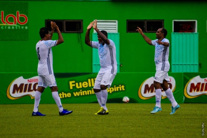 ރަމަޞާން ވެޓަރެންސް ކަޕްގައި ޔުނައިޓެޑް ވިކްޓަރީ އާއި ވިކްޓަރީ ކުޅުނު މެޗްގެ ތެރެއިން: ފުރިހަމަ ވަގުތު ދެ ޓީމް 2-2ގެ ނަތީޖާ އަކުން އެއްވަރު ވުމުން ނަތީޖާ ނެރެން ޖެހި ޕެނަލްޓީގައި 5-4ގެ ނަތީޖާ  އާއެކު މެޗު ކާމިޔާބް ކުރީ ޔުނައިޓެޑް ވިކްޓަރީ--- ސަން ފޮޓޯ/ މުހައްމަދު އަފްރާހް
