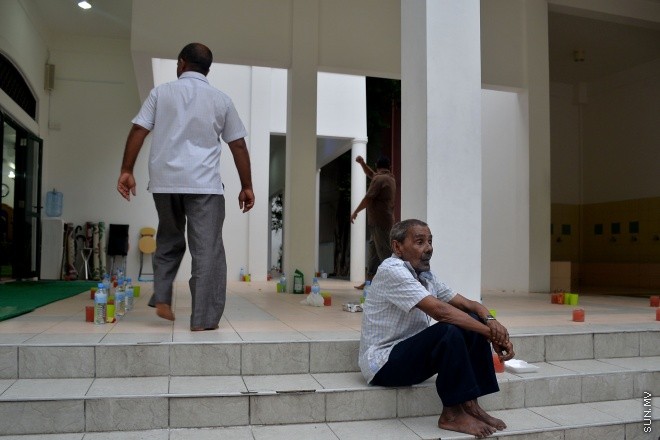 މާލޭގެ މިސްކިތެއްގައި  ރޯދަ ވީއްލަން ތައްޔާރު ވަނީ:--- ސަން ފޮޓޯ މުހައްމަދު އަފްރާހް