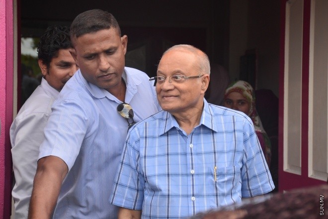 ޕީޕީއެމް ހަރުދަނާކުރަން ކޮމެޓީއެއް އެކުލަވާލަން ބޭއްވި ބައްދަލުވުމަށް ފަހު ޕާޓީގެ ރައީސް މައުމޫނު އަބްދުލް ޤައްޔޫމް ޕީޕީއެމް އޮފީހުން ނިކުންނަނީ --- ސަން ފޮޓޯ/ މުހައްމަދު އަފްރާހް