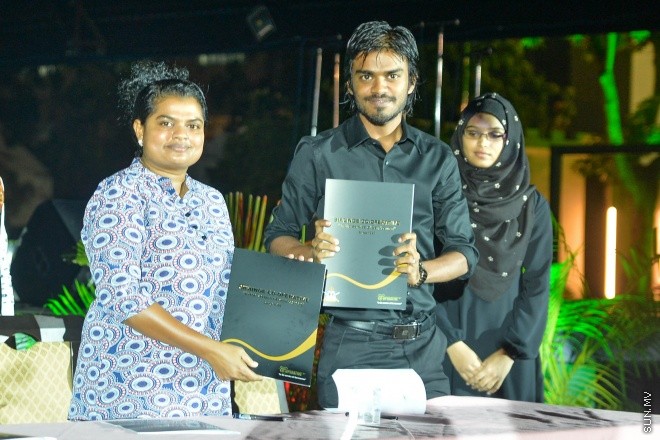 މޯލްޑިވްސް ނޭޝަނަލް ޑިފެންސް ފޯސްއިން ތައްޔާރުކުރާ ފިލްމު "ހާދަރު" ދެވަނަ ޓްރެއިލަރ ދައްކާލުމަށް ކަޅުދުއްކަލާކޮށީގައި ބޭއްވި ހަފްލާގެ ތެރެއިން -- ސަން ފޮޓޯ/ މުހައްމަދު އަފްރާހް