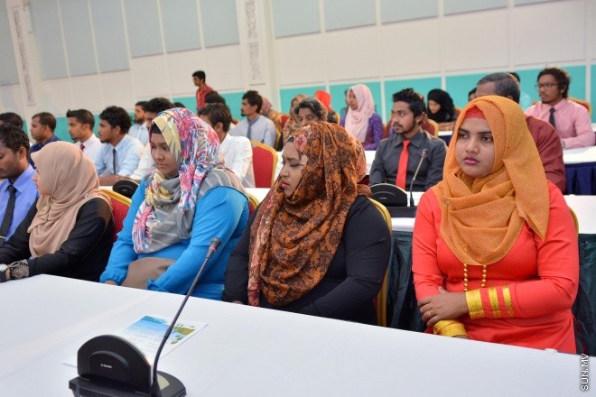 ޖުލައި 16، 2016: ސާފުރާއްޖެ ގައުމީ މަހާސިންތާ 2016 ހުޅުވުމުގެ ރަސްމިއްޔާތުގެ ތެރެއިން: މަހާސިންތާގައި ރަށްރަށުގެ ކައުންސިލަރުންނާއިއެކު ޖުމްލަ 265 ބައިވެރިއަކު ބައިވެރިވޭ -- ސަން ފޮޓޯ/ ފަޔާޒު މޫސާ