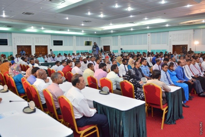 ޖުލައި 16، 2016: ސާފުރާއްޖެ ގައުމީ މަހާސިންތާ 2016 ހުޅުވުމުގެ ރަސްމިއްޔާތުގެ ތެރެއިން: މަހާސިންތާގައި ރަށްރަށުގެ ކައުންސިލަރުންނާއިއެކު ޖުމްލަ 265 ބައިވެރިއަކު ބައިވެރިވޭ -- ސަން ފޮޓޯ/ ފަޔާޒު މޫސާ