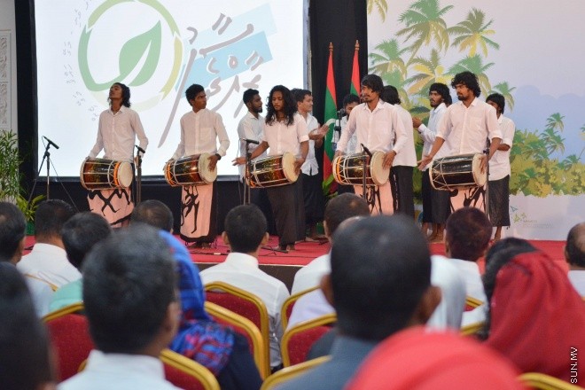 ޖުލައި 16، 2016: ސާފުރާއްޖެ ގައުމީ މަހާސިންތާ 2016 ހުޅުވުމުގެ ރަސްމިއްޔާތުގެ ތެރެއިން: މަހާސިންތާގައި ރަށްރަށުގެ ކައުންސިލަރުންނާއިއެކު ޖުމްލަ 265 ބައިވެރިއަކު ބައިވެރިވޭ -- ސަން ފޮޓޯ/ ފަޔާޒު މޫސާ