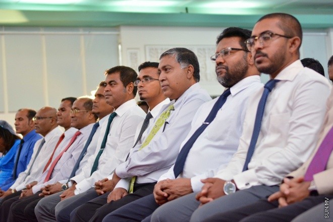 ޖުލައި 16، 2016: ސާފުރާއްޖެ ގައުމީ މަހާސިންތާ 2016 ހުޅުވުމުގެ ރަސްމިއްޔާތުގެ ތެރެއިން: މަހާސިންތާގައި ރަށްރަށުގެ ކައުންސިލަރުންނާއިއެކު ޖުމްލަ 265 ބައިވެރިއަކު ބައިވެރިވޭ -- ސަން ފޮޓޯ/ ފަޔާޒު މޫސާ