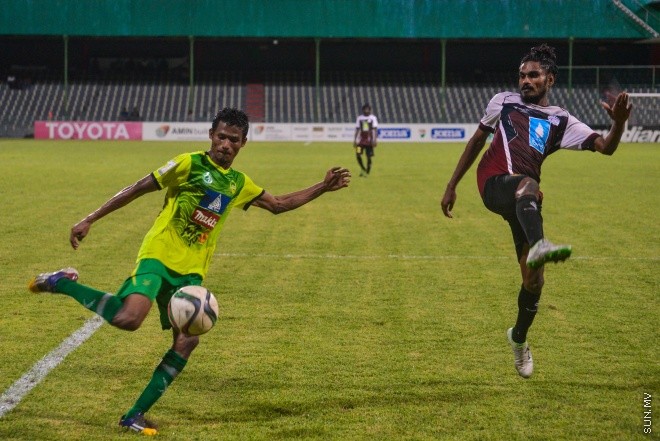 20 ޖުލައި 2016: އުރީދޫ ދިވެހި ޕްރިމިއަރ ލީގުގައި ބީޖީ އާއި މާޒިޔާ ބައްދަލު ކުރި މެޗްގެ ތެރެއިން: ބީޖީ ސްޕޯޓްސް 1-0 އިން ބަލިކޮށް އުރީދޫ ދިވެހި ޕްރެމިއާ ލީގުގައި މާޒިޔާ އެއްވަނާގައި ފަރަގު ބޮޑުކޮށްފި---ސަން ފޮޓޯ/ އަރްރާހް