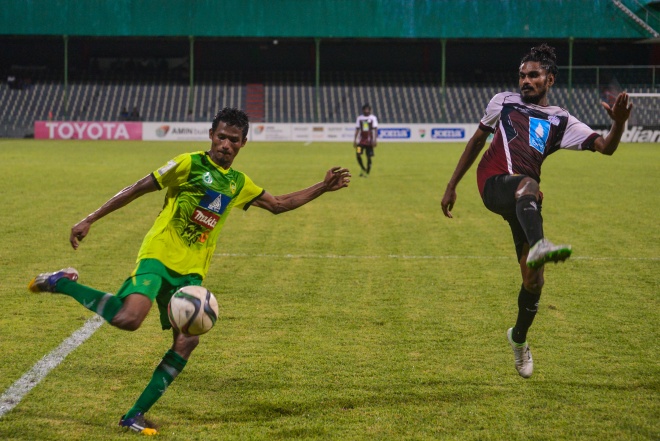 20 ޖުލައި 2016: އުރީދޫ ދިވެހި ޕްރިމިއަރ ލީގުގައި ބީޖީ އާއި މާޒިޔާ ބައްދަލު ކުރި މެޗްގެ ތެރެއިން: ބީޖީ ސްޕޯޓްސް 1-0 އިން ބަލިކޮށް އުރީދޫ ދިވެހި ޕްރެމިއާ ލީގުގައި މާޒިޔާ އެއްވަނާގައި ފަރަގު ބޮޑުކޮށްފި---ސަން ފޮޓޯ/ އަރްރާހް