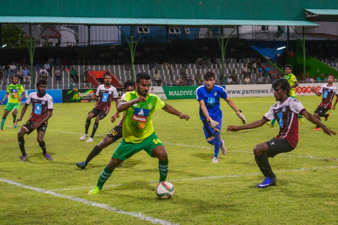20 ޖުލައި 2016: އުރީދޫ ދިވެހި ޕްރިމިއަރ ލީގުގައި ބީޖީ އާއި މާޒިޔާ ބައްދަލު ކުރި މެޗްގެ ތެރެއިން: ބީޖީ ސްޕޯޓްސް 1-0 އިން ބަލިކޮށް އުރީދޫ ދިވެހި ޕްރެމިއާ ލީގުގައި މާޒިޔާ އެއްވަނާގައި ފަރަގު ބޮޑުކޮށްފި---ސަން ފޮޓޯ/ އަރްރާހް
