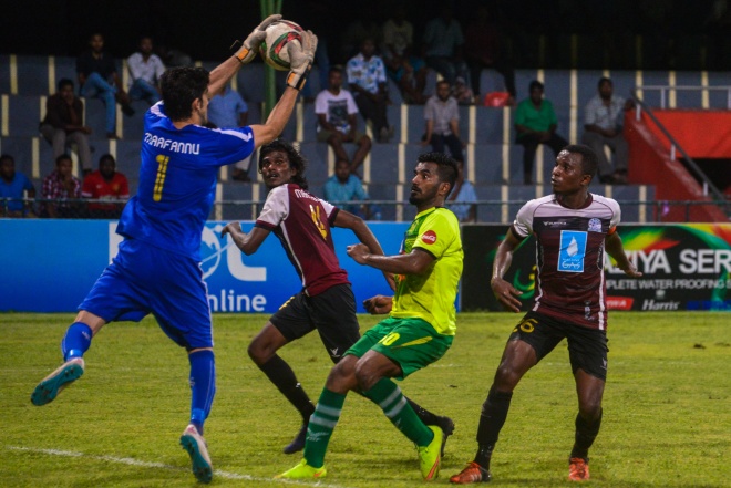 20 ޖުލައި 2016: އުރީދޫ ދިވެހި ޕްރިމިއަރ ލީގުގައި ބީޖީ އާއި މާޒިޔާ ބައްދަލު ކުރި މެޗްގެ ތެރެއިން: ބީޖީ ސްޕޯޓްސް 1-0 އިން ބަލިކޮށް އުރީދޫ ދިވެހި ޕްރެމިއާ ލީގުގައި މާޒިޔާ އެއްވަނާގައި ފަރަގު ބޮޑުކޮށްފި---ސަން ފޮޓޯ/ އަރްރާހް