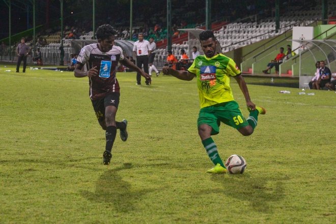 20 ޖުލައި 2016: އުރީދޫ ދިވެހި ޕްރިމިއަރ ލީގުގައި ބީޖީ އާއި މާޒިޔާ ބައްދަލު ކުރި މެޗްގެ ތެރެއިން: ބީޖީ ސްޕޯޓްސް 1-0 އިން ބަލިކޮށް އުރީދޫ ދިވެހި ޕްރެމިއާ ލީގުގައި މާޒިޔާ އެއްވަނާގައި ފަރަގު ބޮޑުކޮށްފި---ސަން ފޮޓޯ/ އަރްރާހް