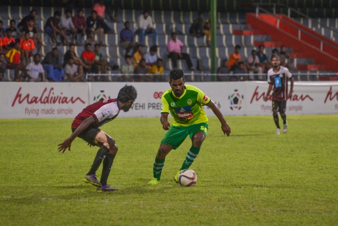 20 ޖުލައި 2016: އުރީދޫ ދިވެހި ޕްރިމިއަރ ލީގުގައި ބީޖީ އާއި މާޒިޔާ ބައްދަލު ކުރި މެޗްގެ ތެރެއިން: ބީޖީ ސްޕޯޓްސް 1-0 އިން ބަލިކޮށް އުރީދޫ ދިވެހި ޕްރެމިއާ ލީގުގައި މާޒިޔާ އެއްވަނާގައި ފަރަގު ބޮޑުކޮށްފި---ސަން ފޮޓޯ/ އަރްރާހް