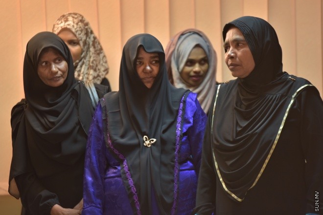 23 ޖުލައި 2016: ފުލުހުންގެ މެމޯރިއަލްޑޭ ފާހަގަކުރުމަށް މިރޭ އިސްކަންދަރު ކޮށީގައި ބޭއްވި ރަސްމިއްޔާތުގެ ތެރެއިން -- ސަން ފޮޓޯ/ މުހައްމަދު އަފްރާހް
