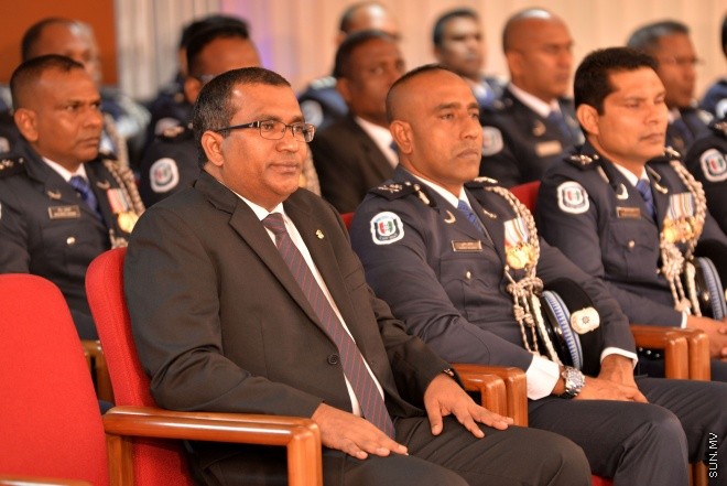 23 ޖުލައި 2016: ފުލުހުންގެ މެމޯރިއަލްޑޭ ފާހަގަކުރުމަށް މިރޭ އިސްކަންދަރު ކޮށީގައި ބޭއްވި ރަސްމިއްޔާތުގެ ތެރެއިން -- ސަން ފޮޓޯ/ މުހައްމަދު އަފްރާހް
