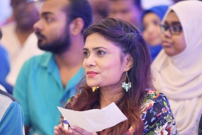 އޮގަސްޓް 1، 2016: ހުޅުމާލޭގައި އިމާރާތް ކުރެވޭ 3000 ހައުސިން ޔުނިޓާއި އޮފީސް ކޮމްޕްލެކްސް ޕްރެޖެކްޓް ގައި ސޮއި ކުރުމަށް ބޭއްވި ރަސްމިއްޔާތުގެ ތެރެއިން -- ސަން ފޮޓޯ/ ފަޔާޒު މޫސާ