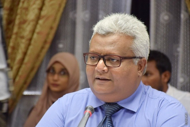 އޮގަސްޓް 3، 2016: ޔާލުފާޅު ކުރުމުގެ މިނިވަންކަން ހަނިކުރެވޭ ގޮތަށް ރައްޔިތުންގެ މަޖިލީހަށް ހުށަހަޅާފައިވާ އަބުރު ރައްކާތެރި ކުރުމާއި ހިޔާލުފާޅު ކުރުމުގެ މިނިވަންކަމުގެ ބިލް ދިރާސާކުރާ ވަގުތީ ކޮމެޓީއަށް މޯލްޑިވްސް މީޑިއާ ކައުންސިލް ހާޒިރުކުރުން -- ސަން ފޮޓޯ/ ފަޔާޒު މޫސާ