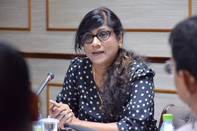 އޮގަސްޓް 3، 2016: ޔާލުފާޅު ކުރުމުގެ މިނިވަންކަން ހަނިކުރެވޭ ގޮތަށް ރައްޔިތުންގެ މަޖިލީހަށް ހުށަހަޅާފައިވާ އަބުރު ރައްކާތެރި ކުރުމާއި ހިޔާލުފާޅު ކުރުމުގެ މިނިވަންކަމުގެ ބިލް ދިރާސާކުރާ ވަގުތީ ކޮމެޓީއަށް މޯލްޑިވްސް މީޑިއާ ކައުންސިލް ހާޒިރުކުރުން -- ސަން ފޮޓޯ/ ފަޔާޒު މޫސާ
