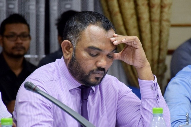 އޮގަސްޓް 3، 2016: ޔާލުފާޅު ކުރުމުގެ މިނިވަންކަން ހަނިކުރެވޭ ގޮތަށް ރައްޔިތުންގެ މަޖިލީހަށް ހުށަހަޅާފައިވާ އަބުރު ރައްކާތެރި ކުރުމާއި ހިޔާލުފާޅު ކުރުމުގެ މިނިވަންކަމުގެ ބިލް ދިރާސާކުރާ ވަގުތީ ކޮމެޓީއަށް މޯލްޑިވްސް މީޑިއާ ކައުންސިލް ހާޒިރުކުރުން -- ސަން ފޮޓޯ/ ފަޔާޒު މޫސާ