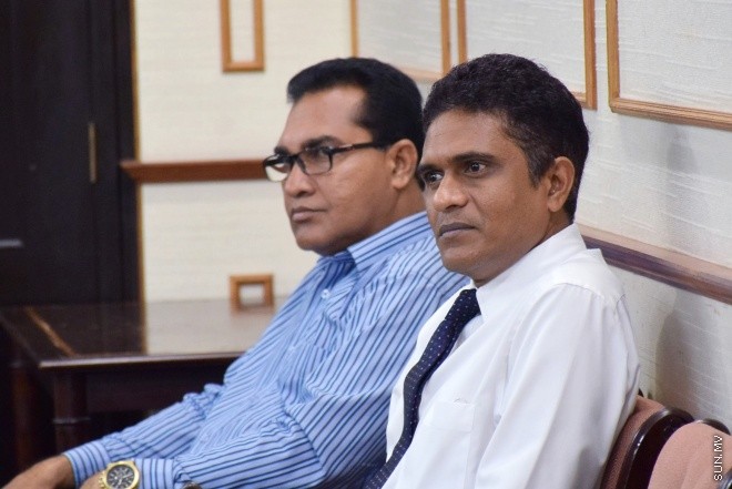އޮގަސްޓް 3، 2016: ޔާލުފާޅު ކުރުމުގެ މިނިވަންކަން ހަނިކުރެވޭ ގޮތަށް ރައްޔިތުންގެ މަޖިލީހަށް ހުށަހަޅާފައިވާ އަބުރު ރައްކާތެރި ކުރުމާއި ހިޔާލުފާޅު ކުރުމުގެ މިނިވަންކަމުގެ ބިލް ދިރާސާކުރާ ވަގުތީ ކޮމެޓީއަށް މޯލްޑިވްސް މީޑިއާ ކައުންސިލް ހާޒިރުކުރުން -- ސަން ފޮޓޯ/ ފަޔާޒު މޫސާ