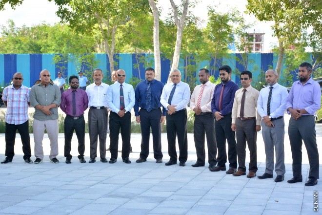 އޮގަސްޓް 4، 2016: ހުޅުމާލޭގައި ބިނާކުރި ޒައިދު ބިން ޘާބިތު މިސްކިތް ހޮޅުވުގެ ރަސްމިއްޔާތުގެ ތެރެއިން: މިސްކިތް ހޮޅުވައި ދެއްވީ ނައިބު ރައީސް އަބްދުﷲ ޖިހާދު، މިސްކިތް ހުޅުވުމުގެ ރަސްމިއްޔާތައް ގިނަ އަދަދެއްގެ މިނިސްޓަރުން ބައިވެރިވެ ވަޑައިގަނެފައިވޭ--- ސަން ފޮޓޯ/ އިހްތިޝާމް މުހައްމަދު
