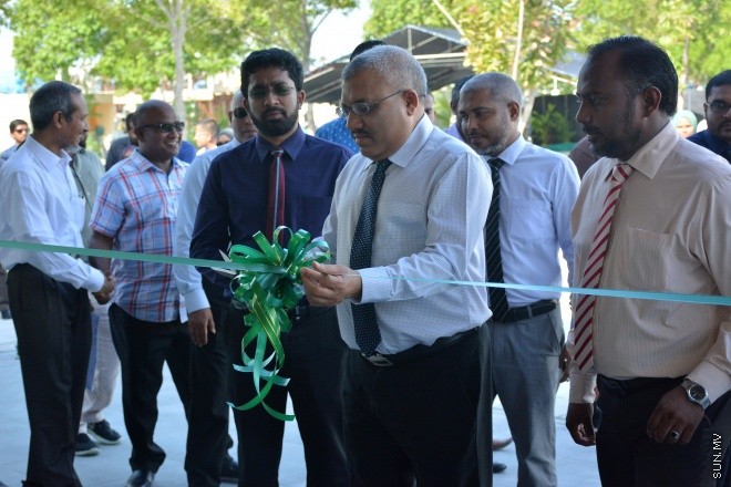  އޮގަސްޓް 4، 2016: ހުޅުމާލޭގައި ބިނާކުރި ޒައިދު ބިން ޘާބިތު މިސްކިތް ހޮޅުވުގެ ރަސްމިއްޔާތުގެ ތެރެއިން: މިސްކިތް ހޮޅުވައި ދެއްވީ ނައިބު ރައީސް އަބްދުﷲ ޖިހާދު، މިސްކިތް ހުޅުވުމުގެ ރަސްމިއްޔާތައް ގިނަ އަދަދެއްގެ މިނިސްޓަރުން ބައިވެރިވެ ވަޑައިގަނެފައިވޭ--- ސަން ފޮޓޯ/ އިހްތިޝާމް މުހައްމަދު