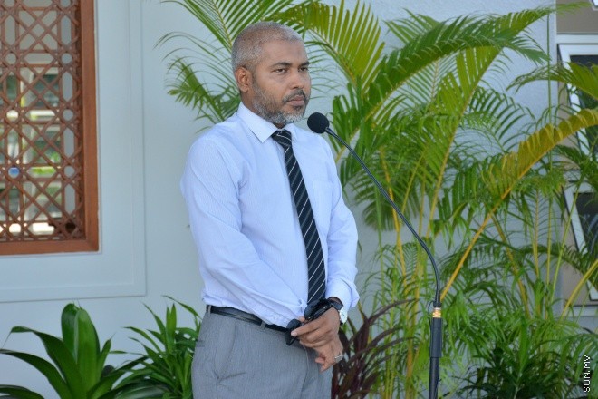  އޮގަސްޓް 4، 2016: ހުޅުމާލޭގައި ބިނާކުރި ޒައިދު ބިން ޘާބިތު މިސްކިތް ހޮޅުވުގެ ރަސްމިއްޔާތުގެ ތެރެއިން: މިސްކިތް ހޮޅުވައި ދެއްވީ ނައިބު ރައީސް އަބްދުﷲ ޖިހާދު، މިސްކިތް ހުޅުވުމުގެ ރަސްމިއްޔާތައް ގިނަ އަދަދެއްގެ މިނިސްޓަރުން ބައިވެރިވެ ވަޑައިގަނެފައިވޭ--- ސަން ފޮޓޯ/ އިހްތިޝާމް މުހައްމަދު