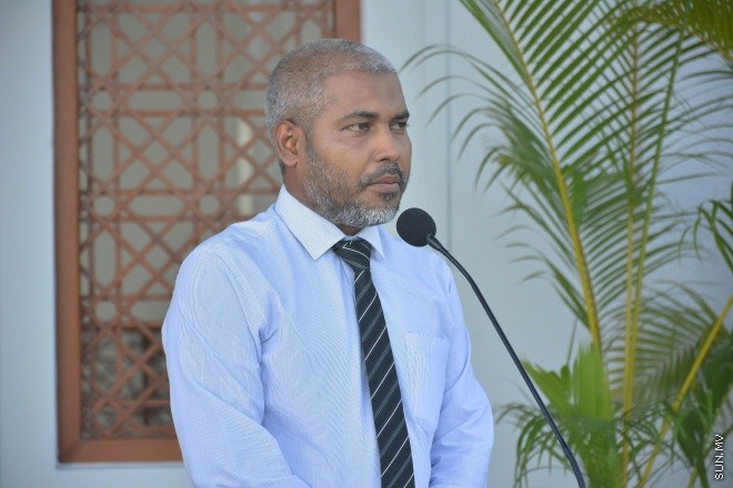  އޮގަސްޓް 4، 2016: ހުޅުމާލޭގައި ބިނާކުރި ޒައިދު ބިން ޘާބިތު މިސްކިތް ހޮޅުވުގެ ރަސްމިއްޔާތުގެ ތެރެއިން: މިސްކިތް ހޮޅުވައި ދެއްވީ ނައިބު ރައީސް އަބްދުﷲ ޖިހާދު، މިސްކިތް ހުޅުވުމުގެ ރަސްމިއްޔާތައް ގިނަ އަދަދެއްގެ މިނިސްޓަރުން ބައިވެރިވެ ވަޑައިގަނެފައިވޭ--- ސަން ފޮޓޯ/ އިހްތިޝާމް މުހައްމަދު