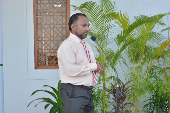  އޮގަސްޓް 4، 2016: ހުޅުމާލޭގައި ބިނާކުރި ޒައިދު ބިން ޘާބިތު މިސްކިތް ހޮޅުވުގެ ރަސްމިއްޔާތުގެ ތެރެއިން: މިސްކިތް ހޮޅުވައި ދެއްވީ ނައިބު ރައީސް އަބްދުﷲ ޖިހާދު، މިސްކިތް ހުޅުވުމުގެ ރަސްމިއްޔާތައް ގިނަ އަދަދެއްގެ މިނިސްޓަރުން ބައިވެރިވެ ވަޑައިގަނެފައިވޭ--- ސަން ފޮޓޯ/ އިހްތިޝާމް މުހައްމަދު