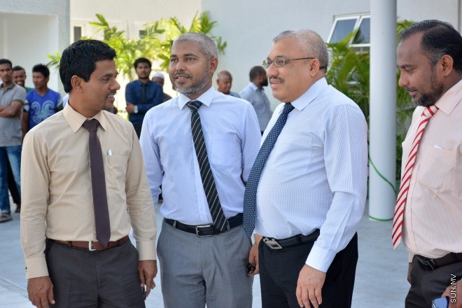  އޮގަސްޓް 4، 2016: ހުޅުމާލޭގައި ބިނާކުރި ޒައިދު ބިން ޘާބިތު މިސްކިތް ހޮޅުވުގެ ރަސްމިއްޔާތުގެ ތެރެއިން: މިސްކިތް ހޮޅުވައި ދެއްވީ ނައިބު ރައީސް އަބްދުﷲ ޖިހާދު، މިސްކިތް ހުޅުވުމުގެ ރަސްމިއްޔާތައް ގިނަ އަދަދެއްގެ މިނިސްޓަރުން ބައިވެރިވެ ވަޑައިގަނެފައިވޭ--- ސަން ފޮޓޯ/ އިހްތިޝާމް މުހައްމަދު