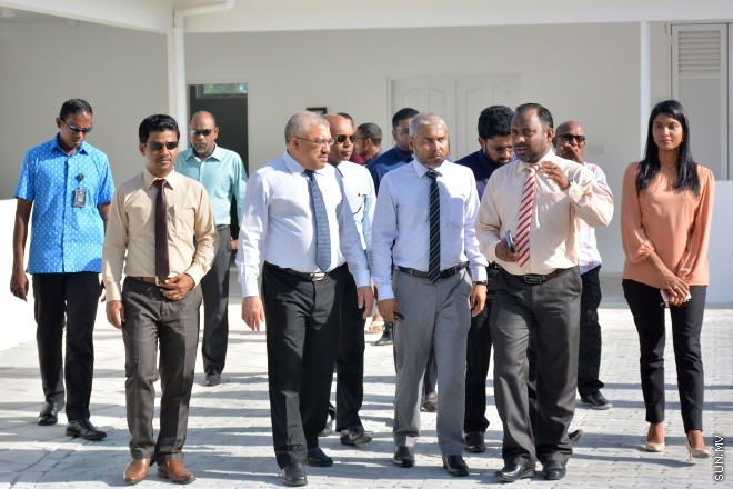  އޮގަސްޓް 4، 2016: ހުޅުމާލޭގައި ބިނާކުރި ޒައިދު ބިން ޘާބިތު މިސްކިތް ހޮޅުވުގެ ރަސްމިއްޔާތުގެ ތެރެއިން: މިސްކިތް ހޮޅުވައި ދެއްވީ ނައިބު ރައީސް އަބްދުﷲ ޖިހާދު، މިސްކިތް ހުޅުވުމުގެ ރަސްމިއްޔާތައް ގިނަ އަދަދެއްގެ މިނިސްޓަރުން ބައިވެރިވެ ވަޑައިގަނެފައިވޭ--- ސަން ފޮޓޯ/ އިހްތިޝާމް މުހައްމަދު