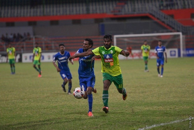 އޮގަސްޓް 7، 2016: އުރީދޫ ދިވެހި ޕްރިމިއާ ލީގުގައި މިރޭ މާޒިޔާ އާއި ނިއުރޭޑިއަންޓް ބައްދަލު ކުރި މެޗުގެ ތެރެއިން: 2-0 ގެ ނަތީޖާއަކުން އެ މެޗު ކާމިޔާބް ކުރީ މާޒިޔާ--- ސަން ފޮޓޯ/ މުހައްމަދު އަފްރާހް