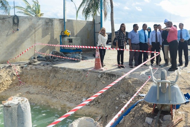 އޮގަސްޓް 10، 2016:    އައިޖީއެމް އެޗްގައި އަލައް އިމާރަތް ކުރާ 25 ބުރީގެ އިމާރާތުގެ މަސައްކަތް ހެލްތު މިނިސްޓަރ ބައްލަވައި ލެއްވުން--- ސަން ފޮޓޯ/ މުހައްމަދު އަފްރާހް
