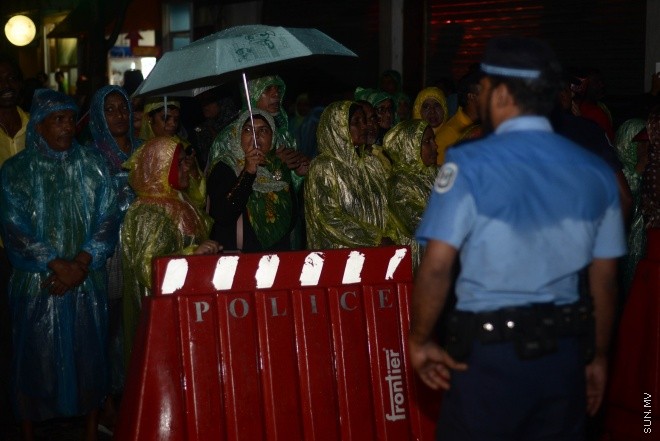 26 އޮގަސްޓް 2016: އިދިކޮޅު އިއްތިހާދުން މާލޭގައި ބޭއްވި އެއްވުމުގެ ތެރެއިން--- ސަން ފޮޓޯ: މުހައްމަދު އަފްރާހް
