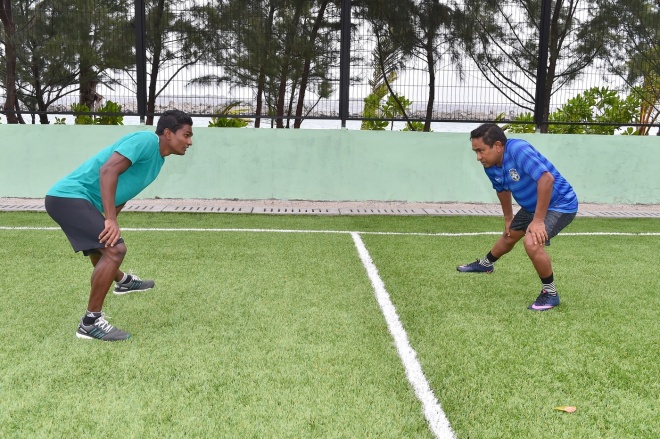 27 އޯގަސްޓް 2016: ރައީސުލްޖުމްހޫރިއްޔާ އަބްދުﷲ ޔާމީން، ރާއްޖޭގެ އެންމެ ބާރު ދުވުންތެރިޔާ ހަސަން ސާއިދު އާއެކު އާރަށުގައި "ޓްރެއިނިން ވިތް އެމްވީ ޗެމްޕްސް"ގެ ތަމްރީން ފުރިހަމަ ކުރެއްވުން -- ފޮޓޯ: ރައީސް އޮފީސް