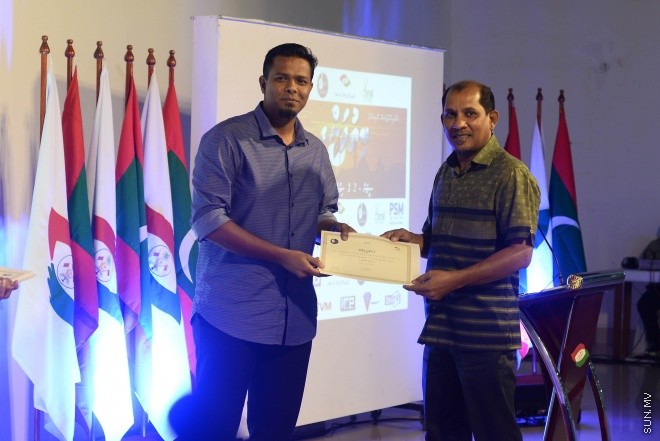 28 އޮގަސްޓް 2016: ބިތުފަންގީގެ ދެވަން ސިލްސިލާ ނިންމާލުމުގެ ރަސްމިއްޔާތުގެ ތެރެެއިން---ސަން ފޮޓޯ: މުހައްމަދު އަފްރާހް