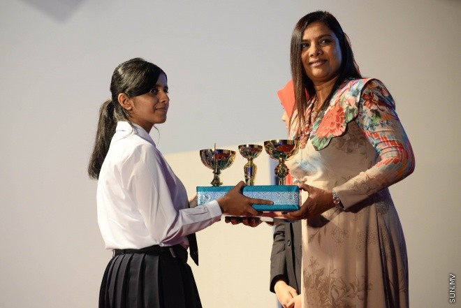 ސެޕްޓެމްބަރ 2، 2016: އިސްކަންދަރު ސްކޫލްގެ 2015ވަނަ އަހަރުގެ އަހަރީ އިނާމް ދިނުމުގެ ރަސްމިއްޔާތުގެ ތެރެއިން -- ސަން ފޮޓޯ/ މުހައްމަދު އަފްރާހް
