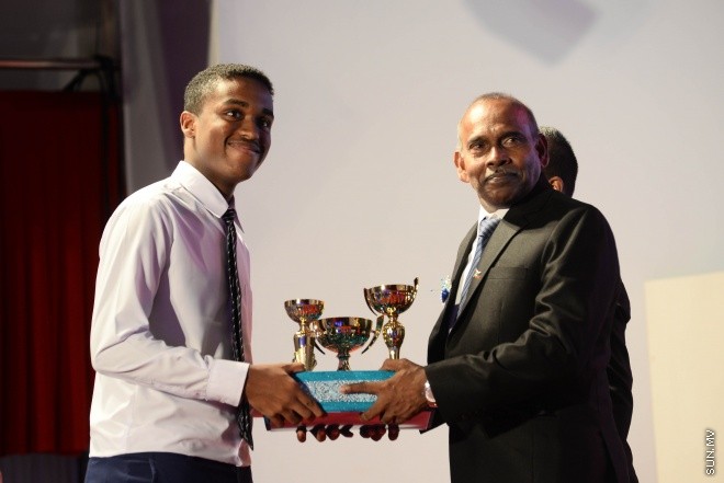 ސެޕްޓެމްބަރ 2، 2016: އިސްކަންދަރު ސްކޫލްގެ 2015ވަނަ އަހަރުގެ އަހަރީ އިނާމް ދިނުމުގެ ރަސްމިއްޔާތުގެ ތެރެއިން -- ސަން ފޮޓޯ/ މުހައްމަދު އަފްރާހް