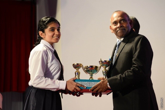 ސެޕްޓެމްބަރ 2، 2016: އިސްކަންދަރު ސްކޫލްގެ 2015ވަނަ އަހަރުގެ އަހަރީ އިނާމް ދިނުމުގެ ރަސްމިއްޔާތުގެ ތެރެއިން -- ސަން ފޮޓޯ/ މުހައްމަދު އަފްރާހް