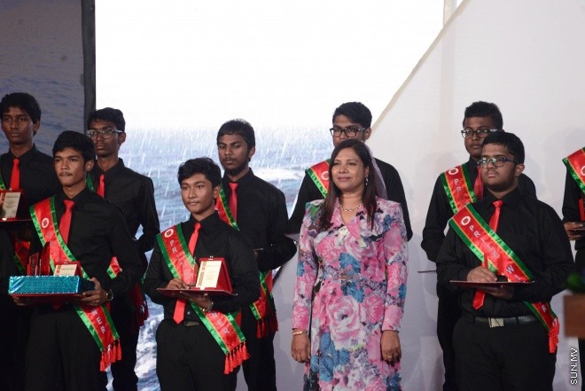 ސެޕްޓެމްބަރ 5، 2016: މަޖީދިއްޔާ ސްކޫލްގެ މިދިޔަ އަހަރުގެ އަހަރީ އިނާމު ދިނުމުގެ ޖަލްސާގެ ތެރެއިން -- ސަން ފޮޓޯ/ ފަޔާޒު މޫސާ