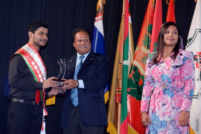 ސެޕްޓެމްބަރ 5، 2016: މަޖީދިއްޔާ ސްކޫލްގެ މިދިޔަ އަހަރުގެ އަހަރީ އިނާމު ދިނުމުގެ ޖަލްސާގެ ތެރެއިން -- ސަން ފޮޓޯ/ ފަޔާޒު މޫސާ