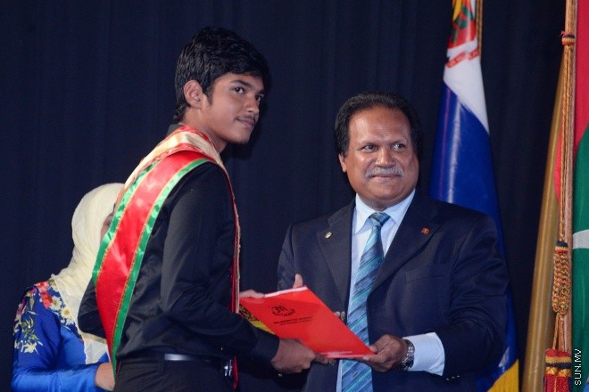 ސެޕްޓެމްބަރ 5، 2016: މަޖީދިއްޔާ ސްކޫލްގެ މިދިޔަ އަހަރުގެ އަހަރީ އިނާމު ދިނުމުގެ ޖަލްސާގެ ތެރެއިން -- ސަން ފޮޓޯ/ ފަޔާޒު މޫސާ