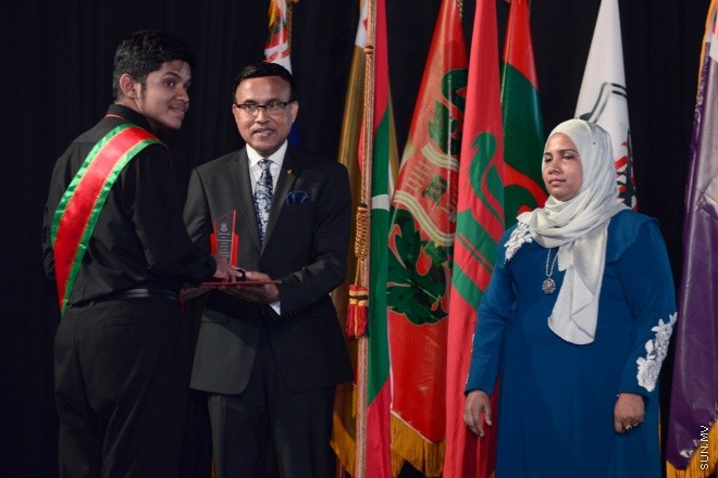 ސެޕްޓެމްބަރ 5، 2016: މަޖީދިއްޔާ ސްކޫލްގެ މިދިޔަ އަހަރުގެ އަހަރީ އިނާމު ދިނުމުގެ ޖަލްސާގެ ތެރެއިން -- ސަން ފޮޓޯ/ ފަޔާޒު މޫސާ