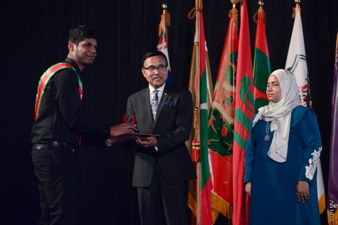 ސެޕްޓެމްބަރ 5، 2016: މަޖީދިއްޔާ ސްކޫލްގެ މިދިޔަ އަހަރުގެ އަހަރީ އިނާމު ދިނުމުގެ ޖަލްސާގެ ތެރެއިން -- ސަން ފޮޓޯ/ ފަޔާޒު މޫސާ