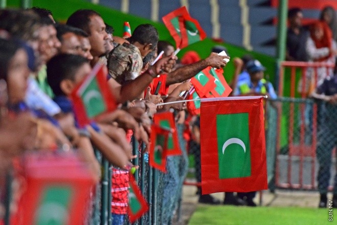 ސެޕްޓެމްބަރ 6، 2016: އޭއެފްސީ އޭޝިއަން ކަޕް ކޮލިފިކޭޝަންގެ ޕްލޭއޯފް ފުރަތަމަ ލެގުގައި ރާއްޖެ އާއި ލާއޯސް ބައްދަލުކުރި މެޗުގެ ތެރެއިން -- ސަން ފޮޓޯ/ ފަޔާޒު މޫސާ
