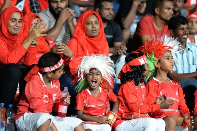 ސެޕްޓެމްބަރ 6، 2016: އޭއެފްސީ އޭޝިއަން ކަޕް ކޮލިފިކޭޝަންގެ ޕްލޭއޯފް ފުރަތަމަ ލެގުގައި ރާއްޖެ އާއި ލާއޯސް ބައްދަލުކުރި މެޗުގެ ތެރެއިން -- ސަން ފޮޓޯ/ ފަޔާޒު މޫސާ