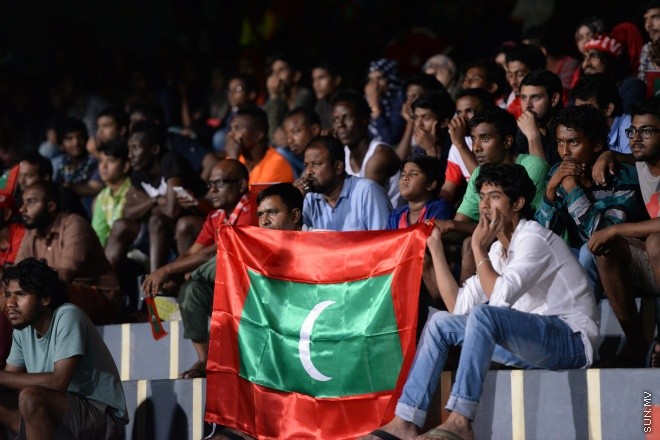 ސެޕްޓެމްބަރ 6، 2016: އޭއެފްސީ އޭޝިއަން ކަޕް ކޮލިފިކޭޝަންގެ ޕްލޭއޯފް ފުރަތަމަ ލެގުގައި ރާއްޖެ އާއި ލާއޯސް ބައްދަލުކުރި މެޗުގެ ތެރެއިން -- ސަން ފޮޓޯ/ ފަޔާޒު މޫސާ