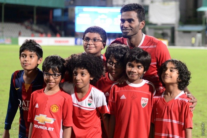 ސެޕްޓެމްބަރ 6، 2016: އޭއެފްސީ އޭޝިއަން ކަޕް ކޮލިފިކޭޝަންގެ ޕްލޭއޯފް ފުރަތަމަ ލެގުގައި ރާއްޖެ އާއި ލާއޯސް ބައްދަލުކުރި މެޗުގެ ތެރެއިން -- ސަން ފޮޓޯ/ މުހައްމަދު އަފްރާހް