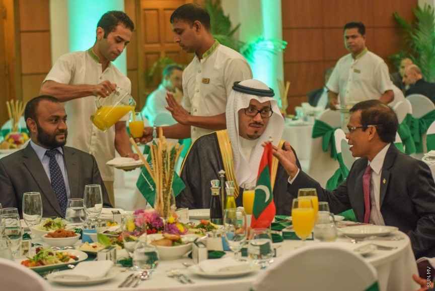 ސެޕްޓެމްބަރ23، 2016: ސައުދީ އަރަބިއްޔާގެ 86 ވަނަ ގައުމީ ދުވަހުގެ މުނާސްބަތުގައި ކުރުބާ މޯލްޑިވްސް ރިސޯޓްގައި ބޭއްވި ރަސްމިއްޔާތުގެ ތެރެއިން--- ސަން ފޮޓޯ: މުހައްމަދު އަފްރާހް